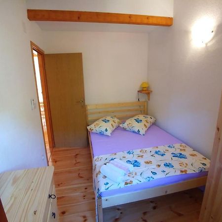 Adio Mare Apartment Pomena Ngoại thất bức ảnh